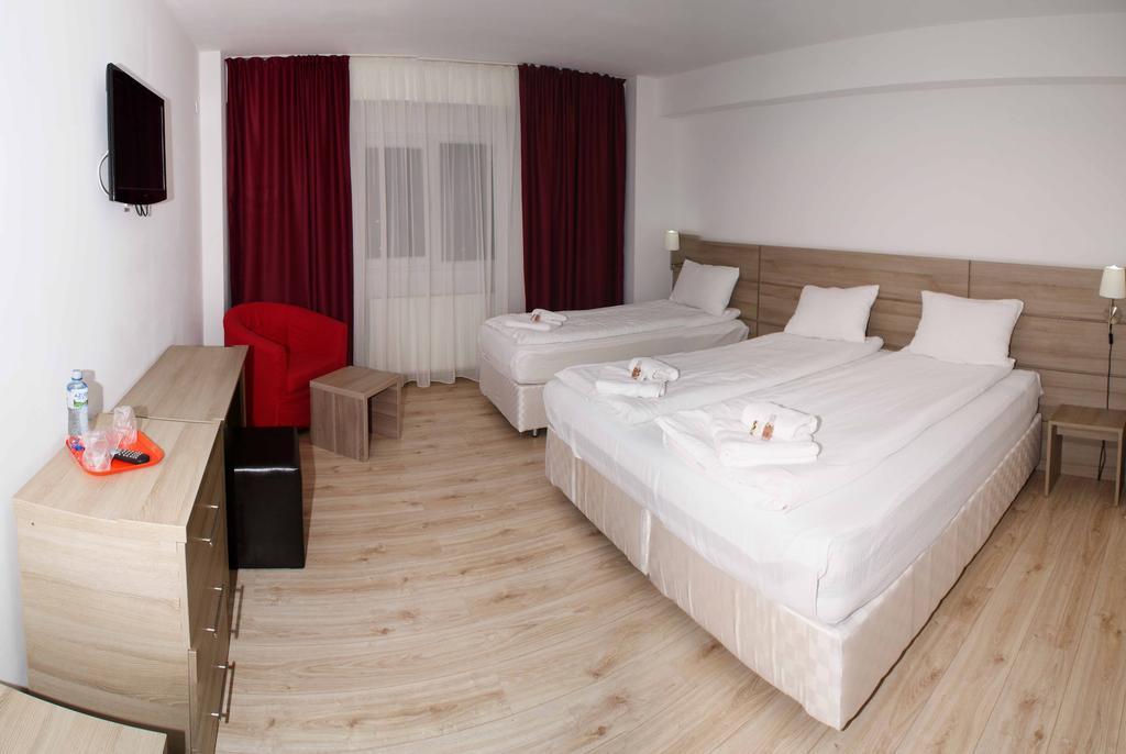 Hotel أوتوبين الغرفة الصورة