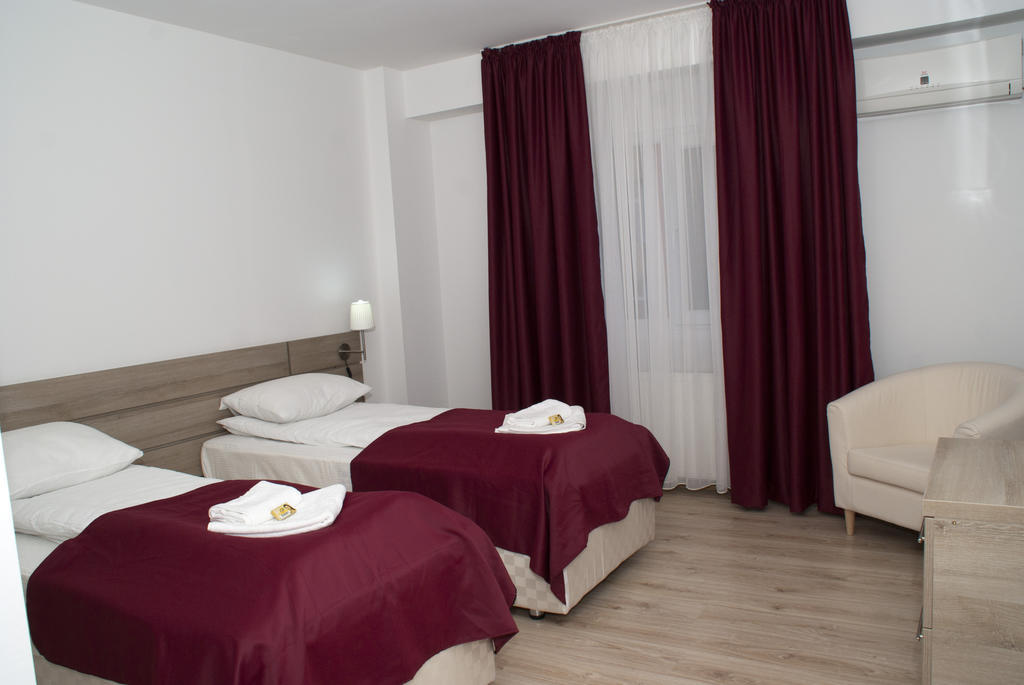 Hotel أوتوبين الغرفة الصورة